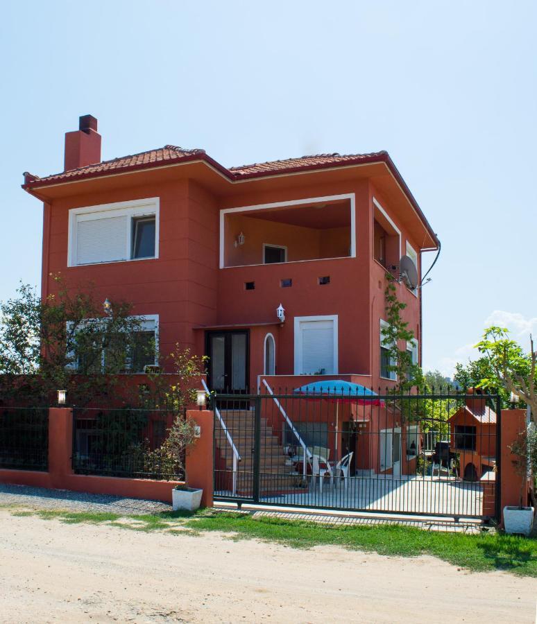 Villa The House Dimitra Nea Fokaia Esterno foto